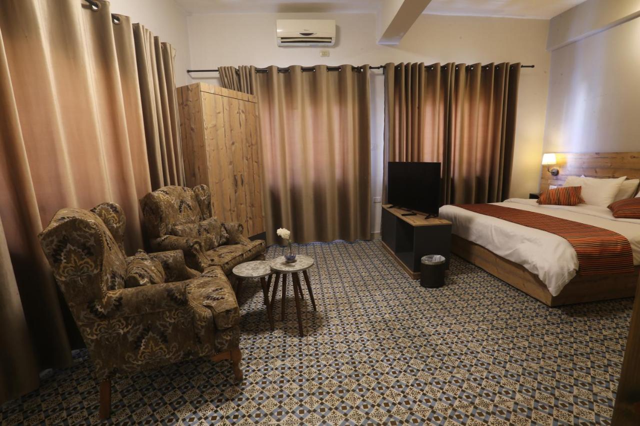 Riviera Hotel Amman Buitenkant foto