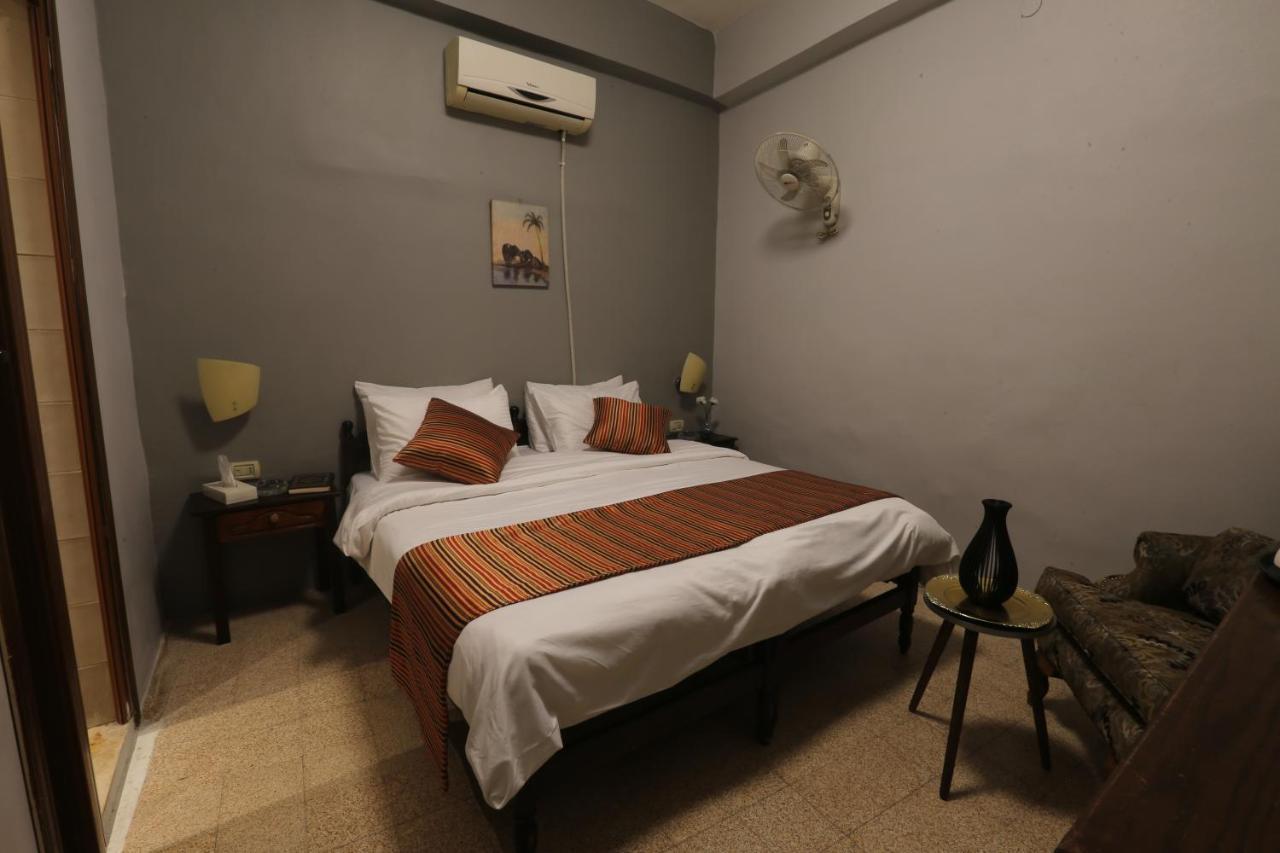 Riviera Hotel Amman Buitenkant foto