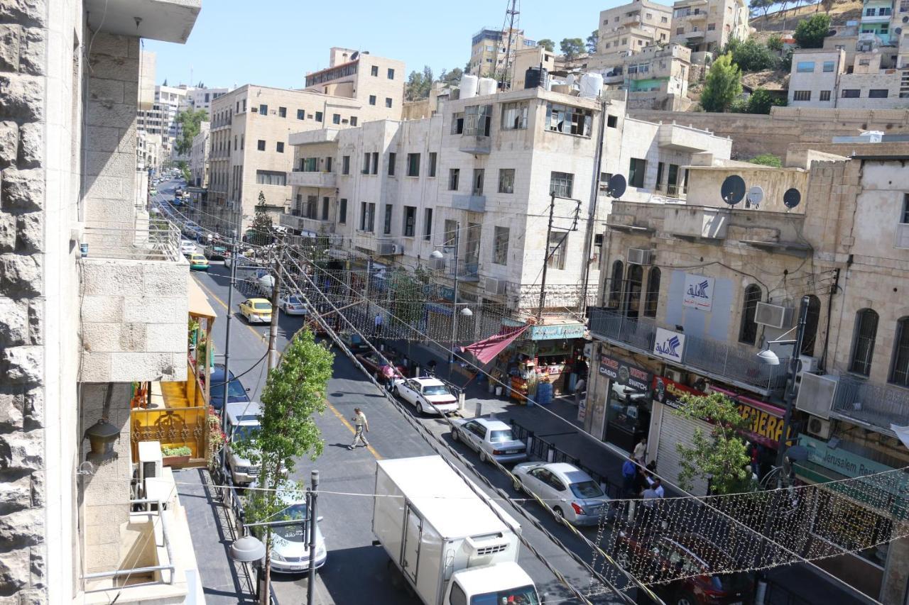 Riviera Hotel Amman Buitenkant foto