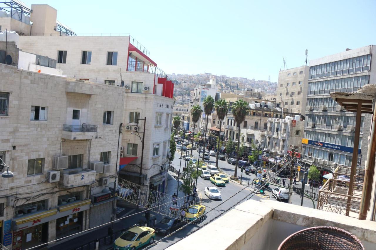 Riviera Hotel Amman Buitenkant foto