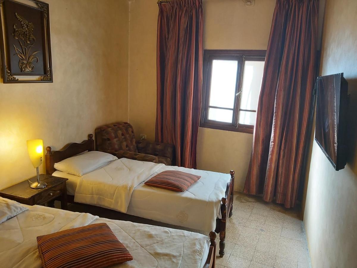 Riviera Hotel Amman Buitenkant foto